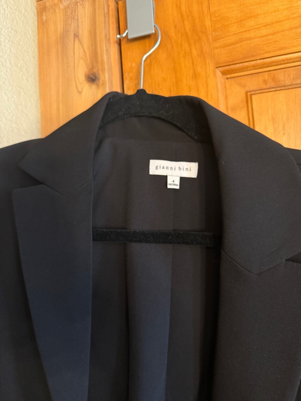 Gianni Bini Black Crop Blazer - Picture 9 of 10